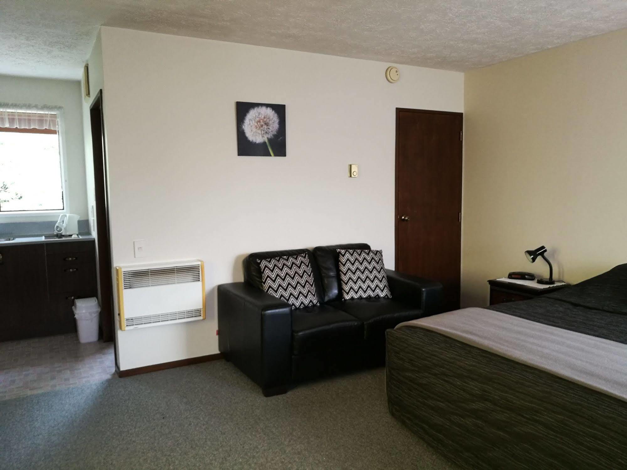 Hacienda Motel Invercargill Buitenkant foto